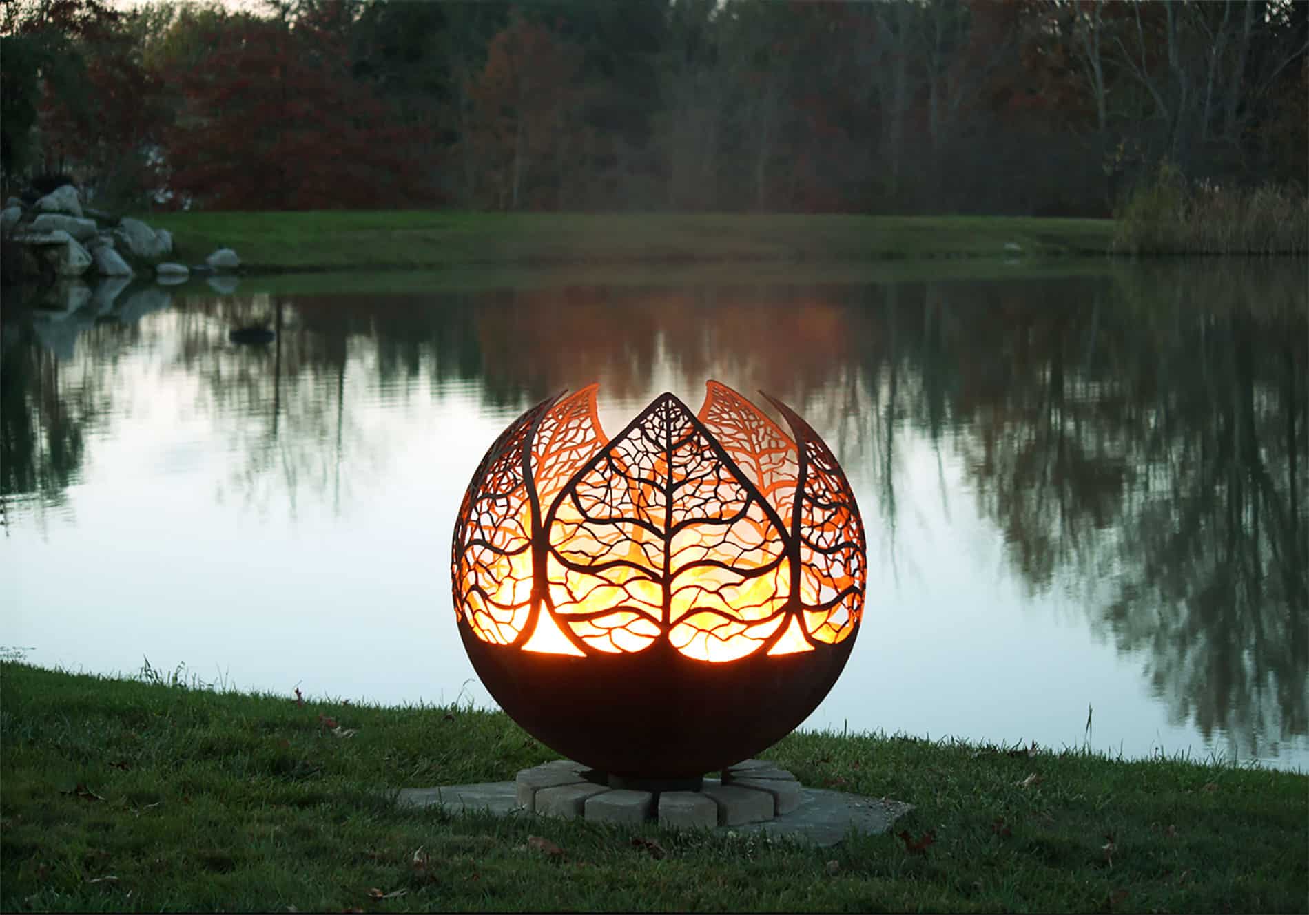 35 Metal Fire Pit Designs and Outdoor Setting Ideas
