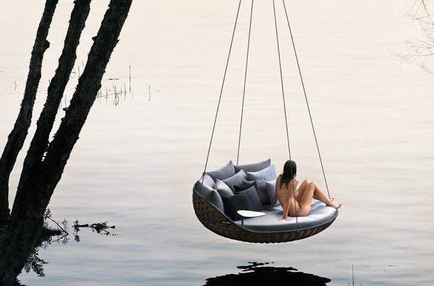 swingrest-hanging-lounger-from-dedon-7.jpg