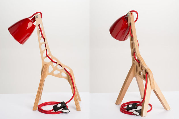 3-giraffes-whimsical-table-lamp-leanter.jpg