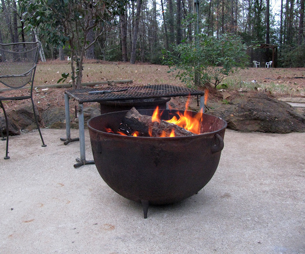 big-bowl-fire-pit-cast-iron.jpg