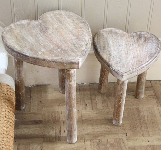 8-heart-shaped-stools.jpg