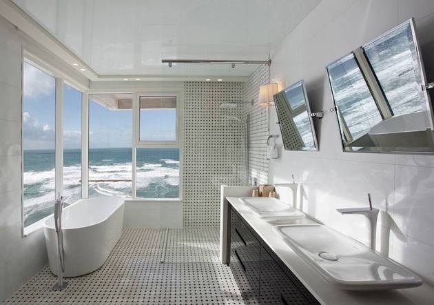 tel-aviv-mediterranean-sea-stunning-corner-bathroom-5.jpg