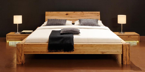 Bergmann solid wood bed