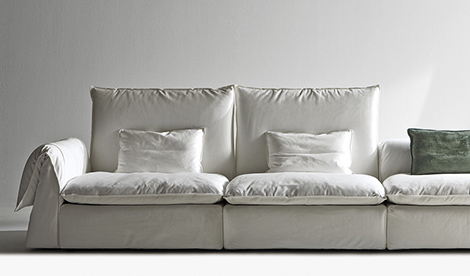 comfy-lounge-sofa-saba-italia-les-femmes-5.jpg