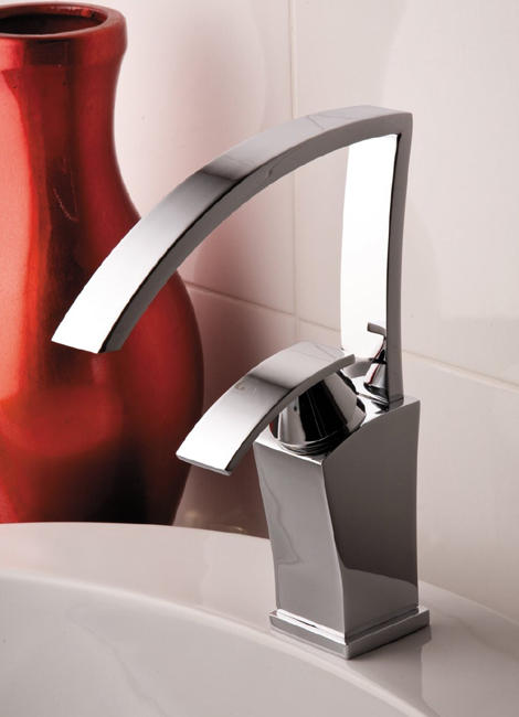 curved-spout-faucets-gattoni-1.jpg
