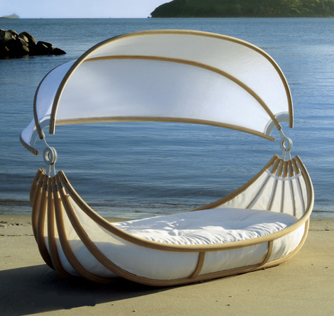 design-mobel-outdoor-canopy-beds.jpg