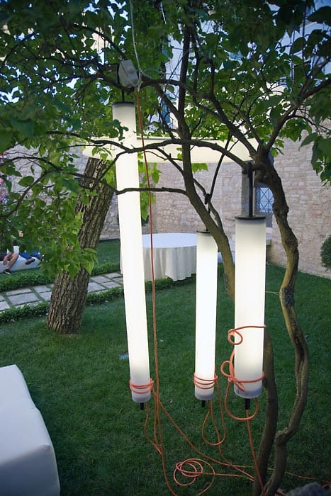 funky-outdoor-lighting-pistillo-suspension-lamps-martinelli-luce-1.jpg