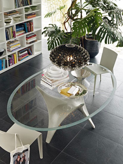 modern-round-glass-dining-table-molteni-arc-1.jpg