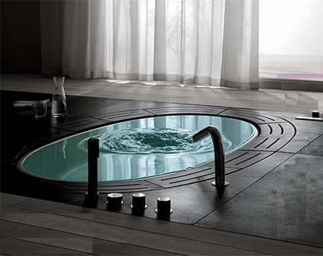 Teuco Sorgente Bathtub installed flat with the floor