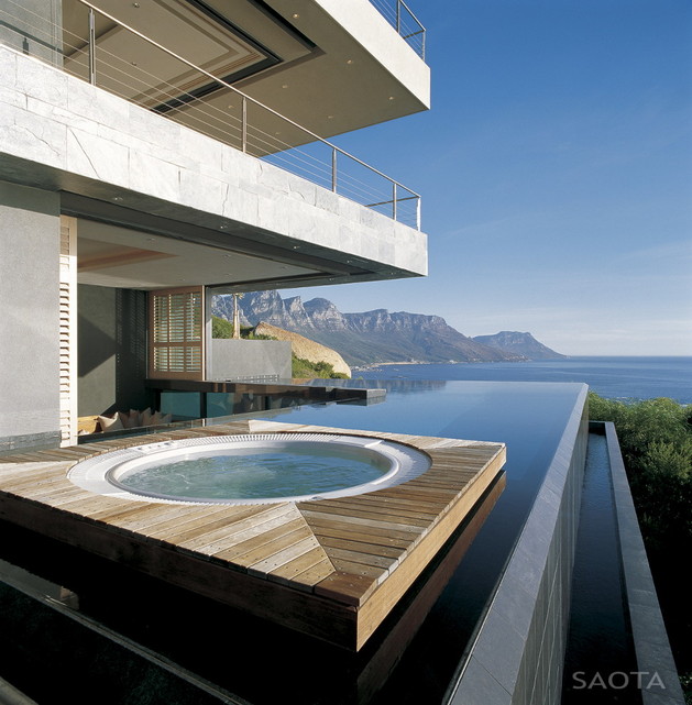 contemporary-coastal-house-for-family-living-entertaining-views-8.jpg