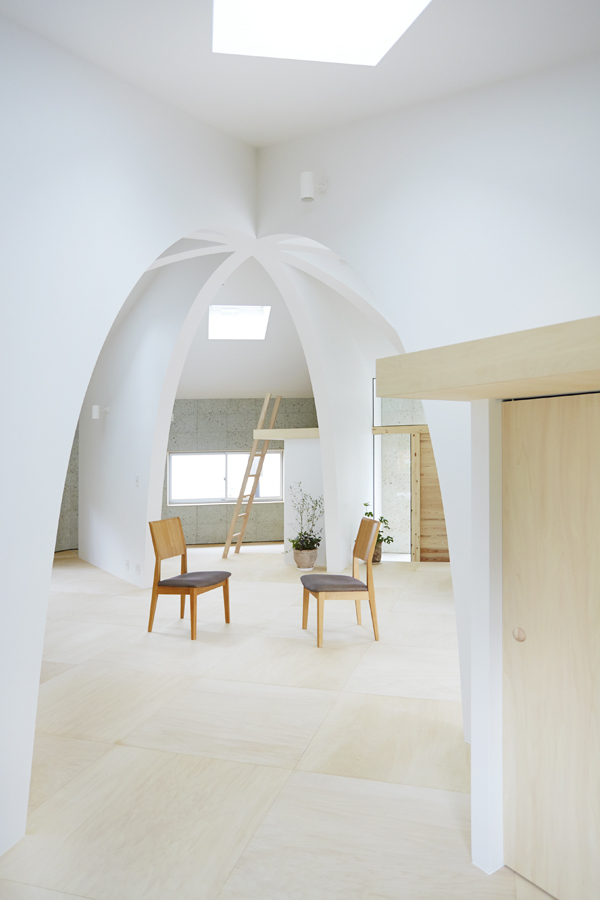Open-Concept Japanese Family Home With Domed Interior | Modern ...