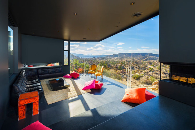 modern-desert-home-courtyard-pool-views-12-living.jpg