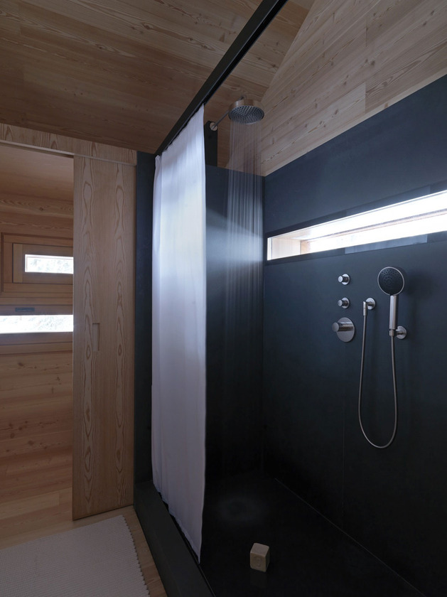 cozy-mountain-cabin-can-open-to-elements-8-bathroom.jpg