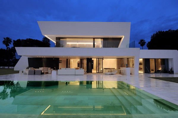 awesome-modern-house-mediterranean-coast-1.jpg