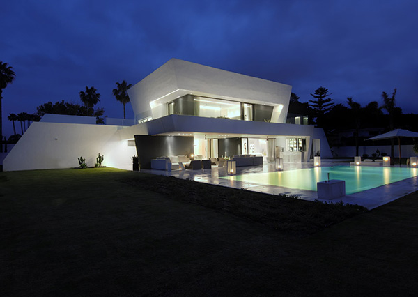 awesome-modern-house-mediterranean-coast-8.jpg