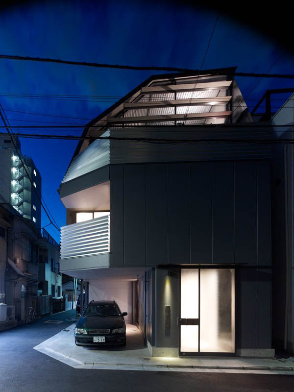 Efficient Small House In Tokyo | Modern House Designs