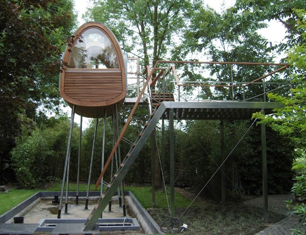 froschkonig-stilt-house-treehouse-2.jpg