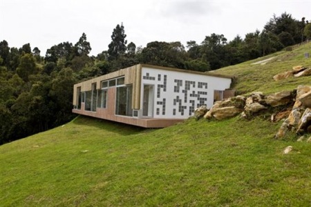 Modern Design House Plans on Hillside Home Design With Roof Entrance   Modern House Designs