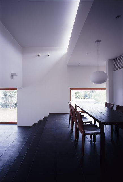 Modern Japanese Step House - Simply Stylish Urban Design