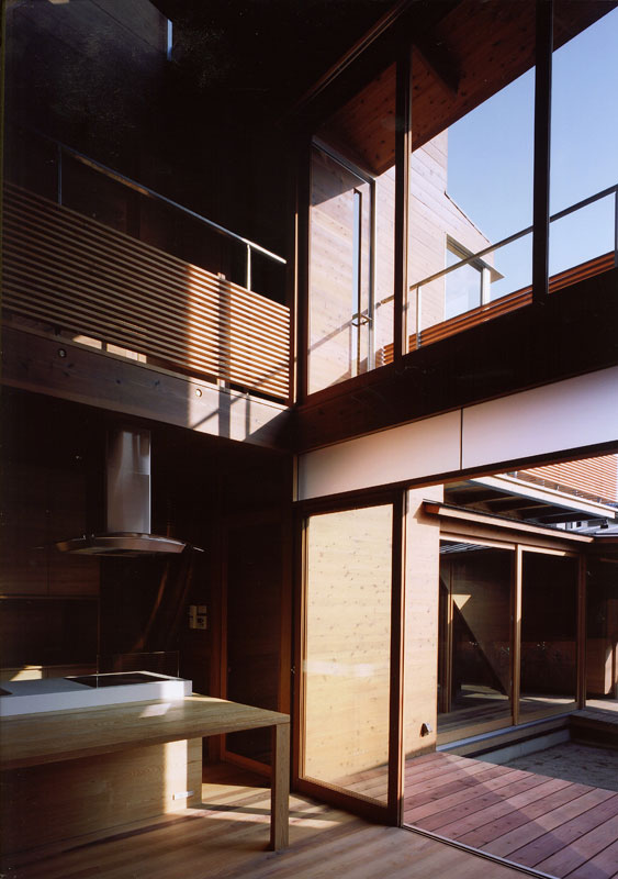 Japanese Wooden Houses: courtyard, multi-level decks and a loft