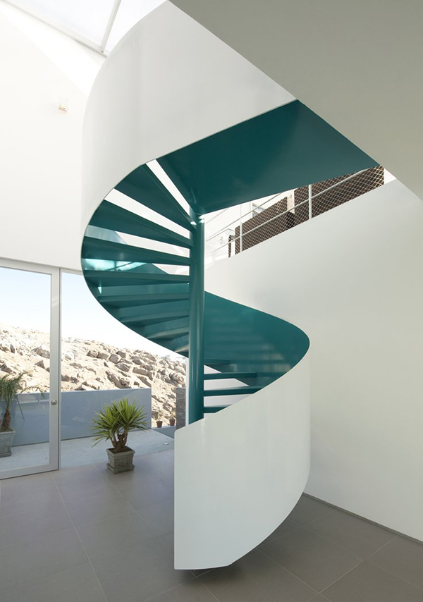 modern-geometric-house-with-spiral-stair-2.jpg