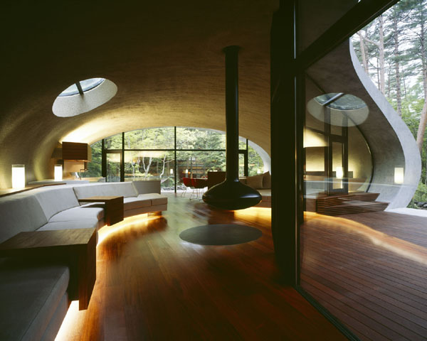 Futuristic Home in Karuizawa, Japan by Artechnic Architects ...