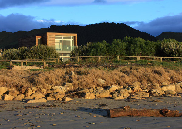 Modern Coastal House in Waimarama, New Zealand