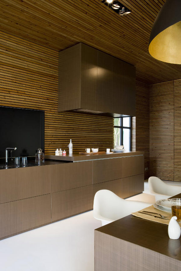 amazing-zen-like-kitchen-wood-slat-panelling-3.jpg