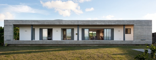 Rectangular Concrete House by Rethink | Modern House Designs