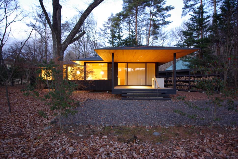 Spacious Japanese Rancher Nestles Into Natural Environment