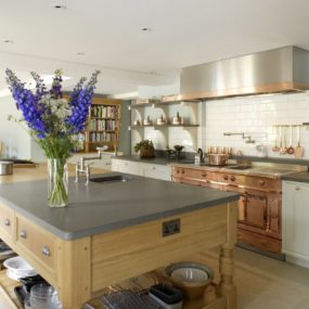 Beautiful Edwardian Style Kitchen by Artichoke